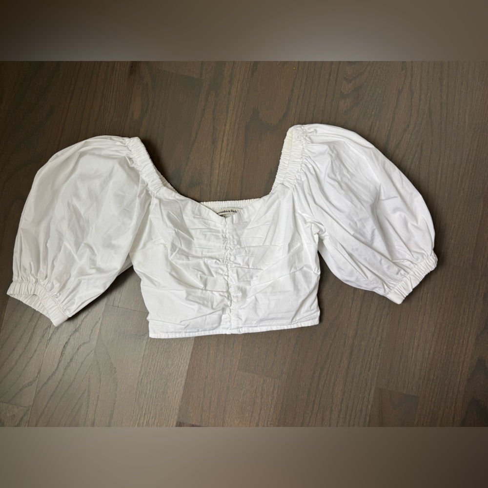 abercrombie puff sleeve crop top